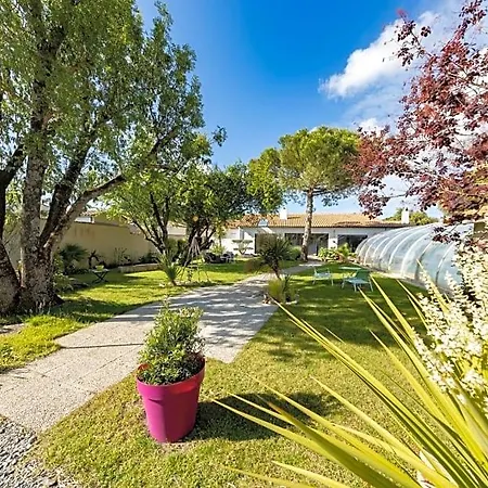 Couette-café La Touline 4*